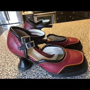 John Fluevog Mini Q-tee